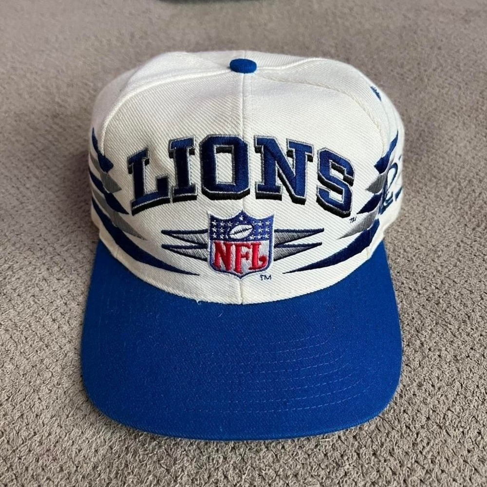 Vintage 1990s Detroit Lions logo athletic diamond cut  snap back hat